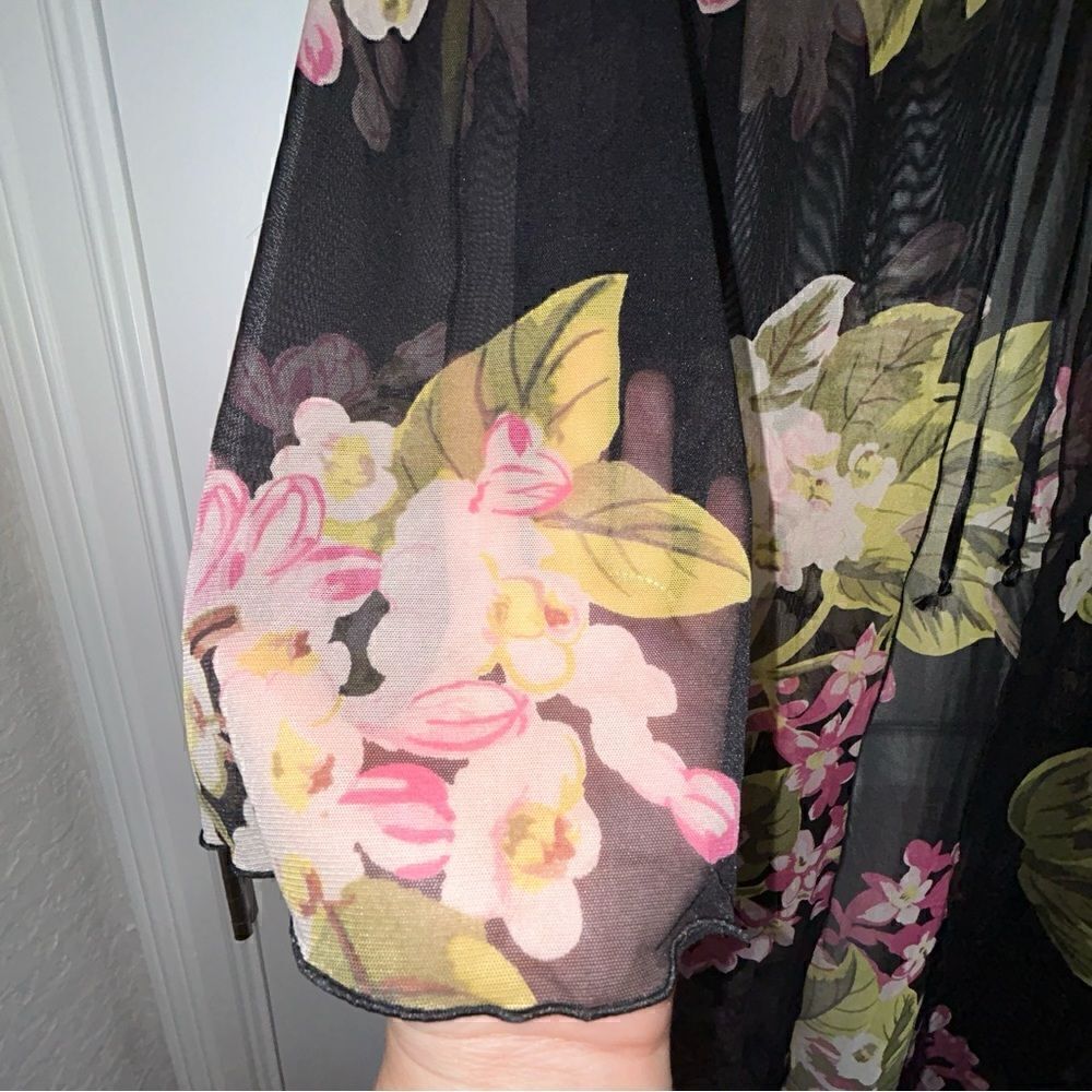 Victoria’s Secret Floral Print Tie at Top Long Sleeve Sheer Robe - Picture 2 of 13